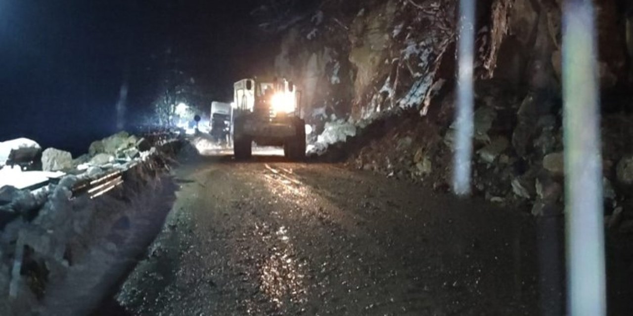 Giresun'da kar sonrası  kapanan yollar açıldı