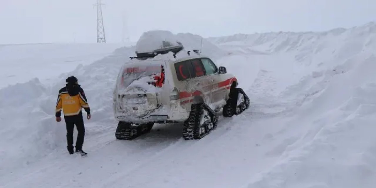 Bayburt’ta paletli ambulanslar hastaların imdadına yetişti