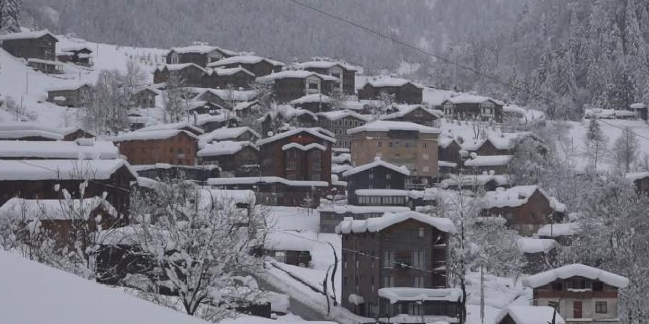 Rize'de Ayder Yaylası  kar manzarası ile büyülüyor