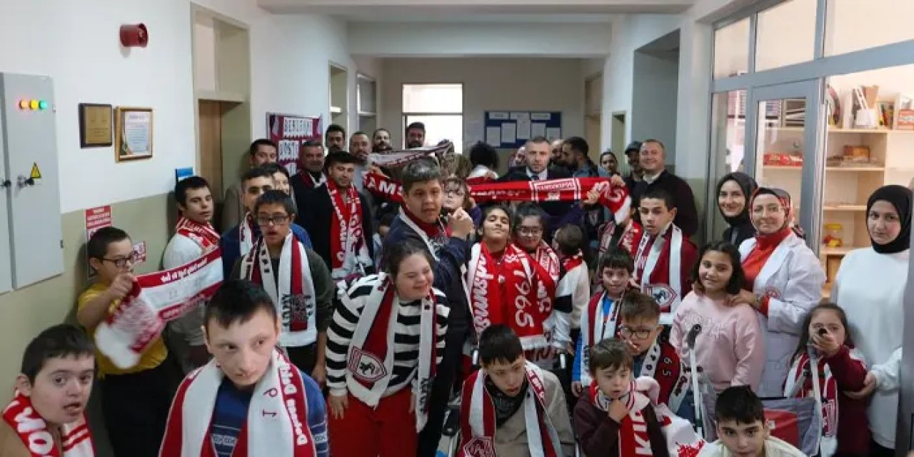 Samsun’da 1965 Samsunspor Derneği'nden özel öğrencilere atkı ve polar