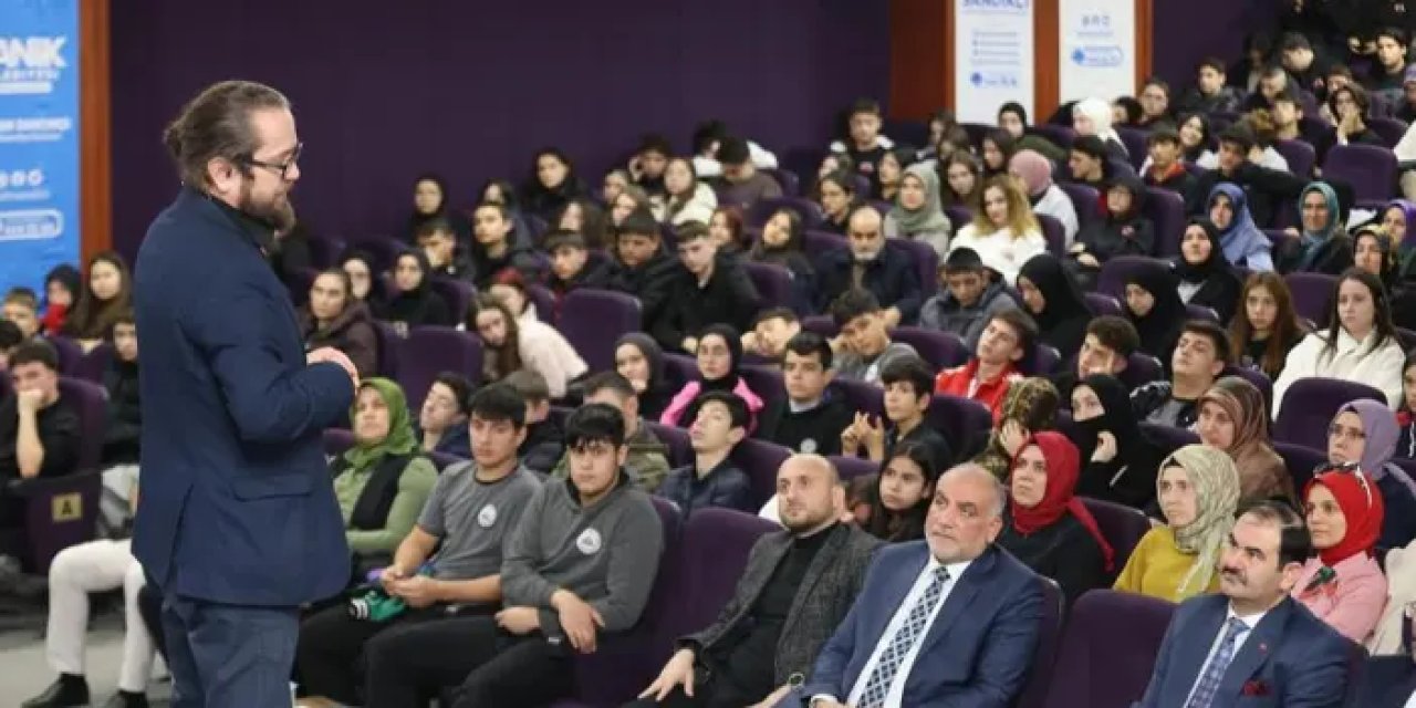 Samsun’da ‘Siber Dünyada Kendimizi ve Vatanımızı Korumak' konferansı