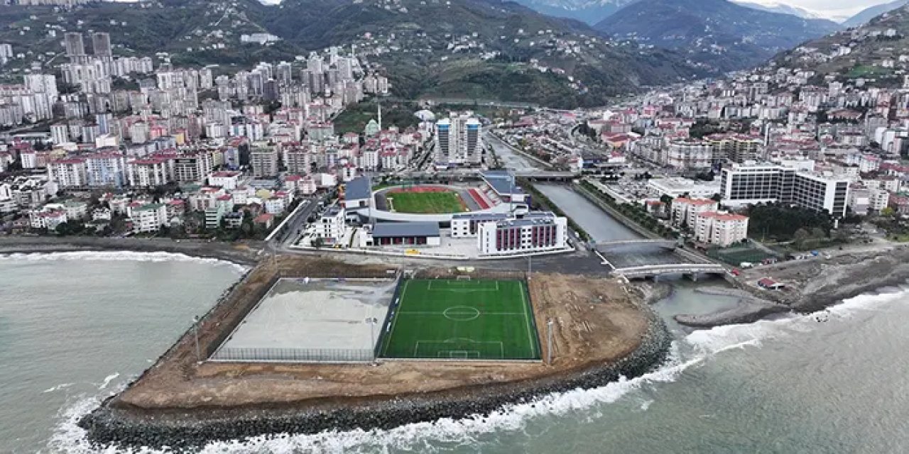 Trabzon'da futbol temalı okul! Geleceğin sporcuları yetişiyor