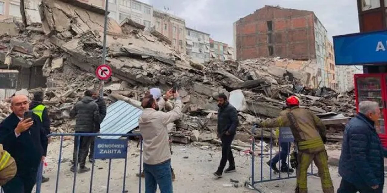 İstanbul’da bina çöktü! Çok sayıda ekip olay yerinde