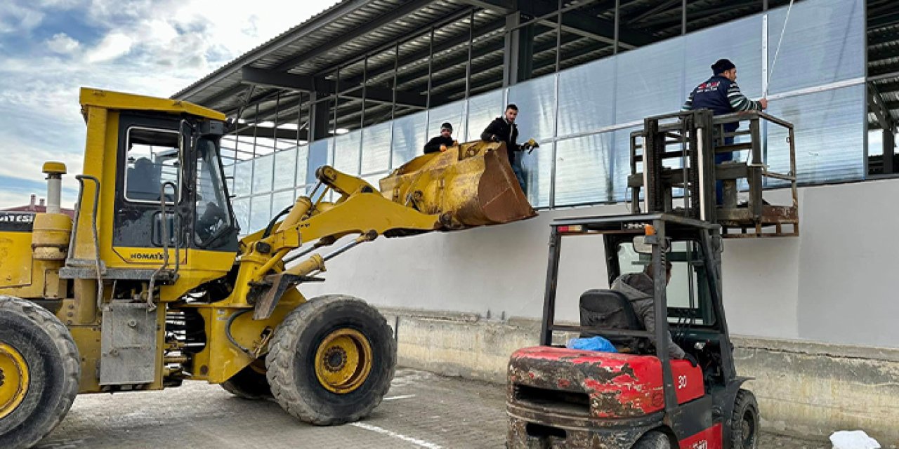 Samsun'da kapalı pazaryeri kışa hazır: Etrafı soğuk havalara karşı kapatıldı!