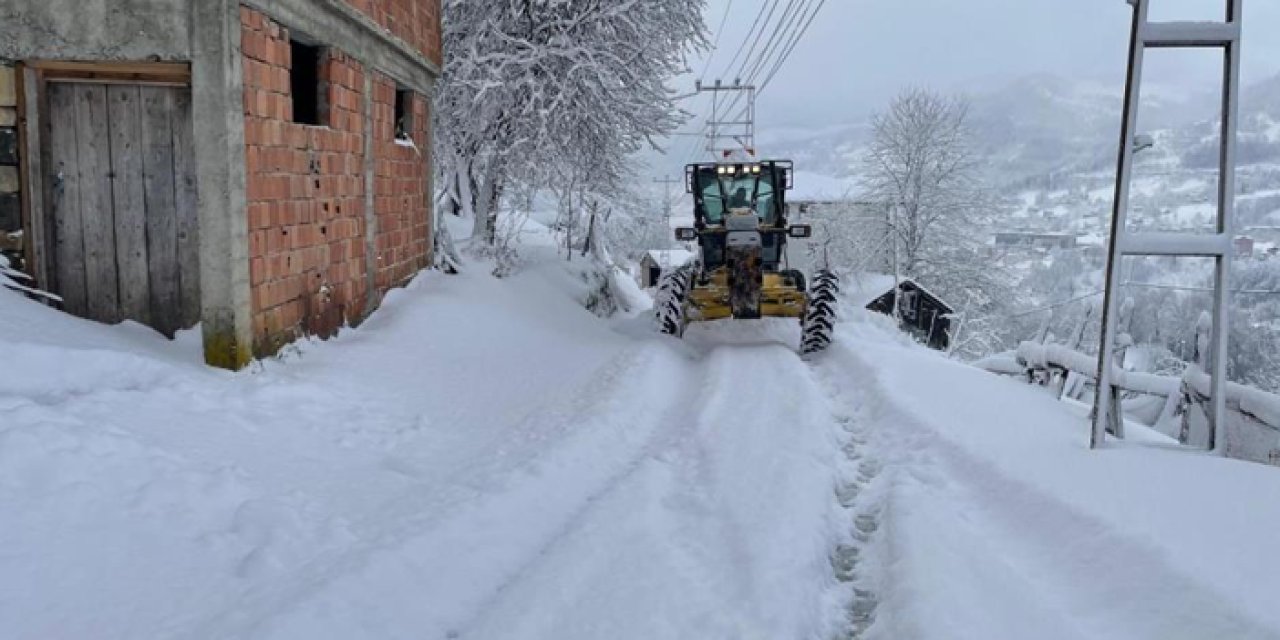 Trabzon'da kar esareti! 168 mahalle yolu kapandı