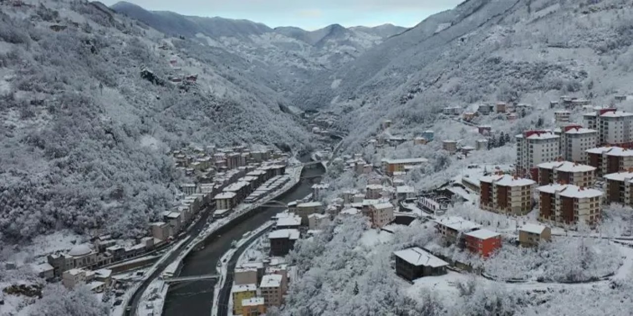 Giresun’da kar yağışı ile kartpostallık görüntüler oluştu!