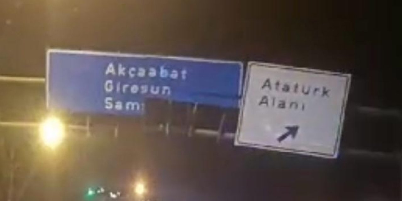 Trabzon'da dorsesi açık kamyon tabelaya çarptı