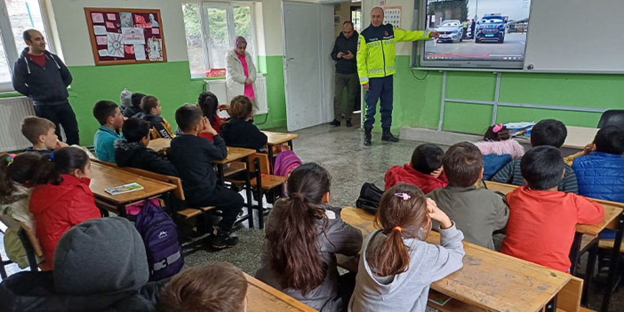 Samsun’da jandarmadan anlamlı eğitim! Öğrencilere traafik bilinci aşılandı