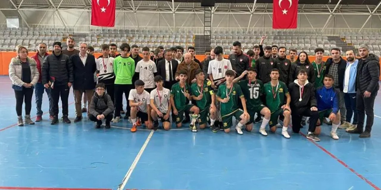 Bayburt’ta gençler futbol müsabakaları sona erdi