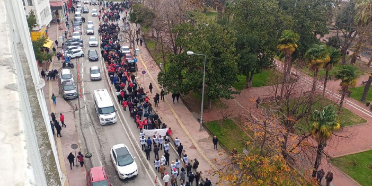 Samsun’unda emekliler maaşları için yürüdü!