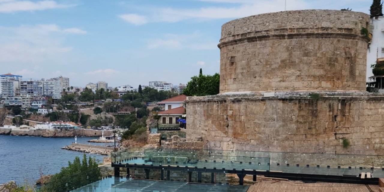 Antalya’da vakıf mülklerinde usulsüz kiralamaya geçit yok