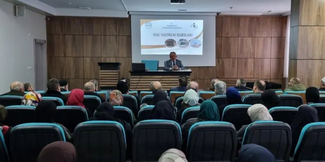 Bayburt’ta umreciler seminer ile bilgilendirildi