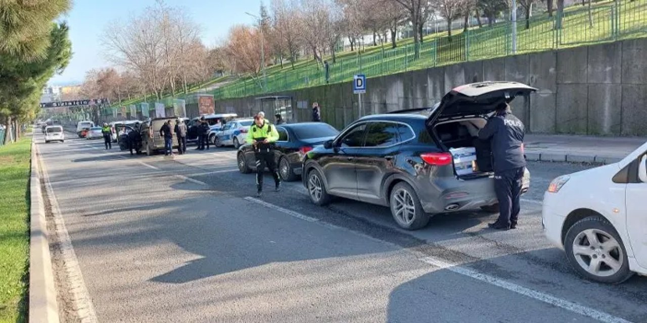 Samsun’da asayiş uygulaması! Araçlar denetlendi