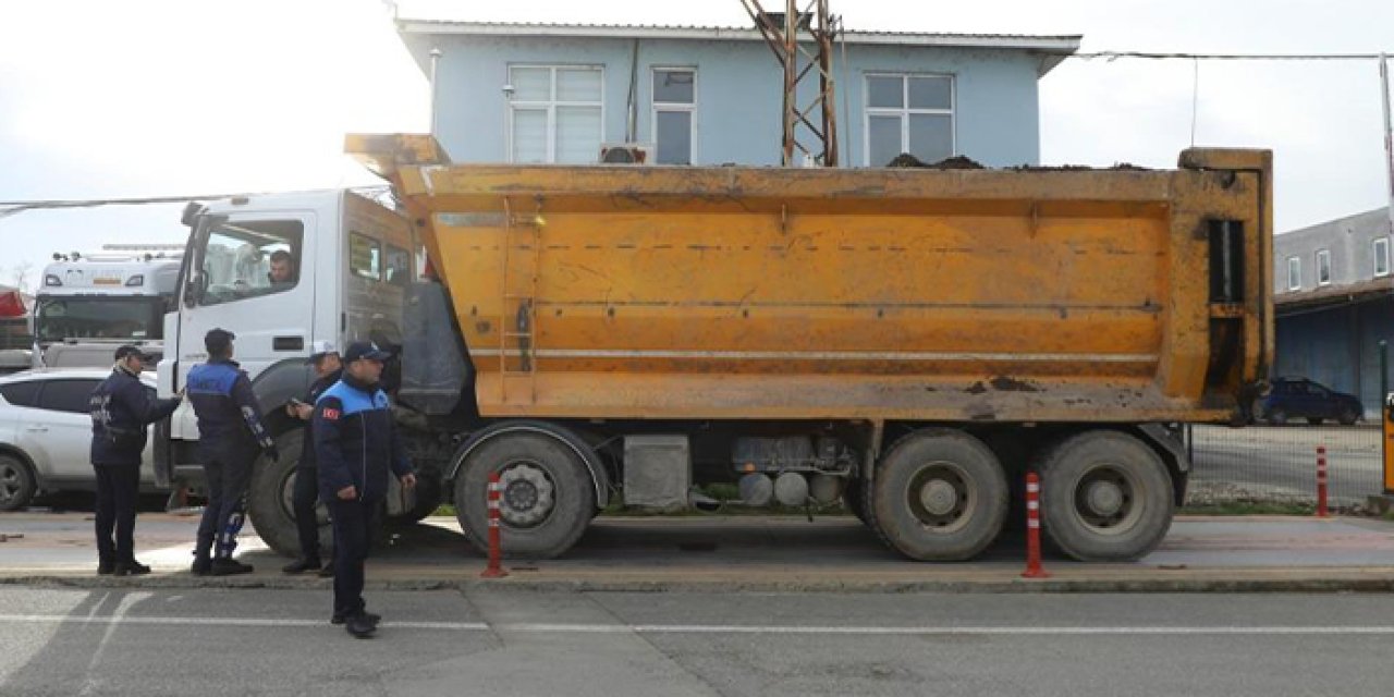 Ordu’da ağır tonajlı araçlara sıkı takip: Trafik ve çevre güvenliği için harekete geçildi