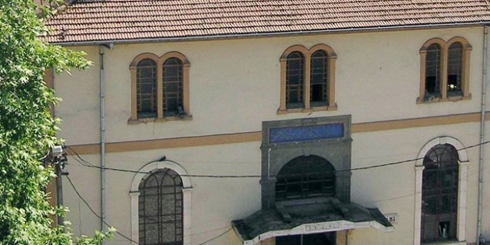 Rize'de tarihi cami yıkılıyor