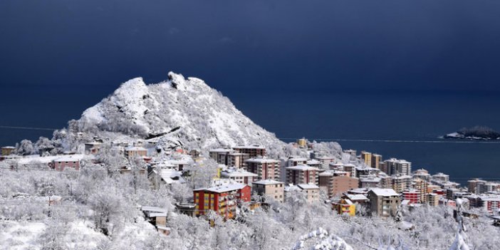 Giresun'da kar yağışı 449 köy yolunu ulaşıma kapattı