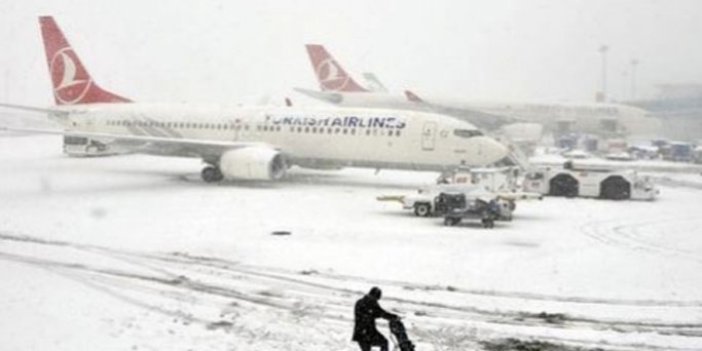 Trabzon'da uçuşlara kar rötarı