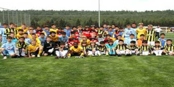 U11'de 4 müsabaka oynandı