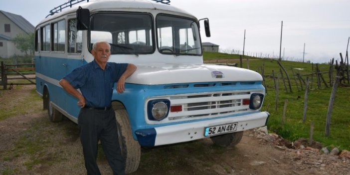 1962 model otobüsüne gözü gibi bakıyor 