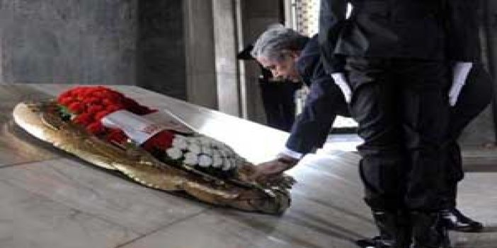 Çiçeği burnunda  Anıtkabir'de