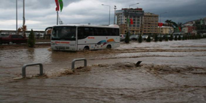 Giresun sele teslim oldu!