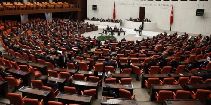 AK Parti'den 18 maddelik yeni 'torba yasa' teklifi