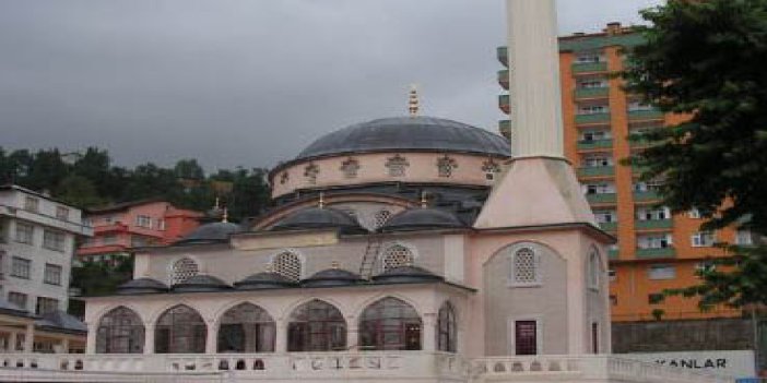 İlahiyat Cami İbadete Açıldı