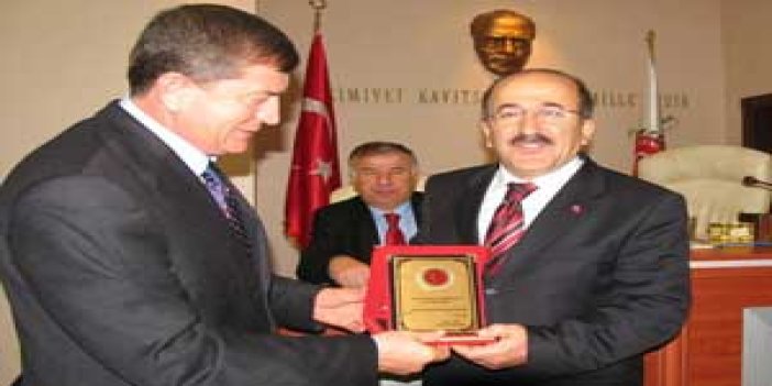 Gümrükçüoğlu mecliste kükredi