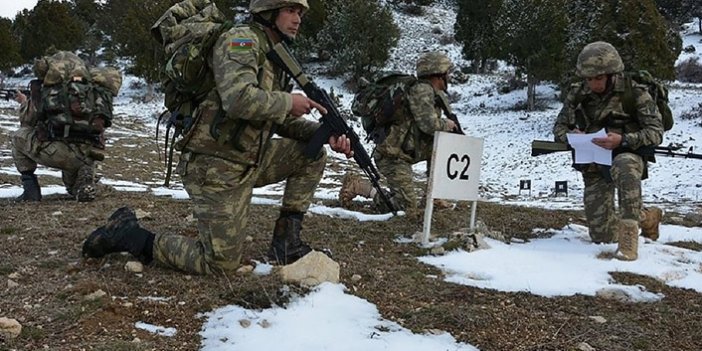 Azerbaycan askerlerine 'dağcılık eğitimi' verildi