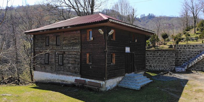 2 asırlık çivisiz cami