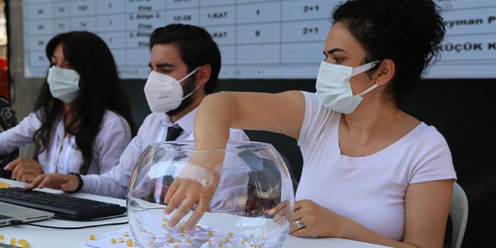 Yusufeli’nde hak sahipleri kura heyecanı yaşadı