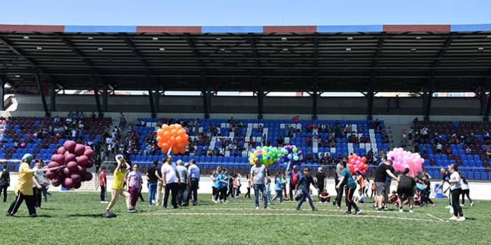 Trabzon'da öğrenciler "Geleneksel Çocuk Şenliği"nde oyunlar oynadı