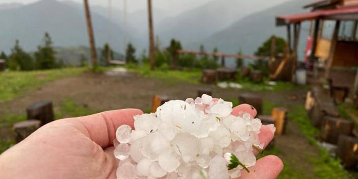 Rize'de yaylaya dolu yağdı; 1 kişi yaralandı