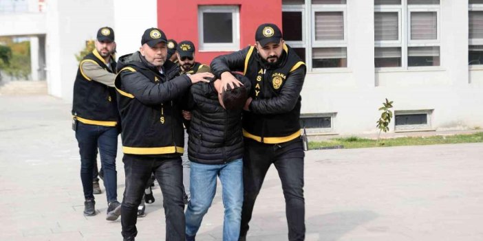 Polis baskınında evleri cephanelik gibi çıktı