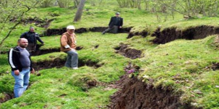 Trabzon'da bir köy kayıyor