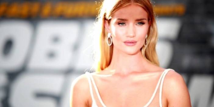 Rosie Huntington-Whiteley herkesi büyüledi