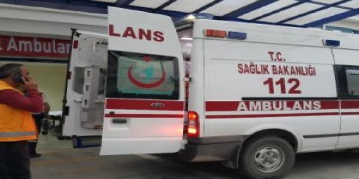 Ambulans kaza yaptı