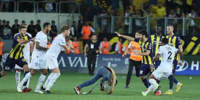 Ankaragücü - Beşiktaş maçında olay! Futbolculara saldırdı