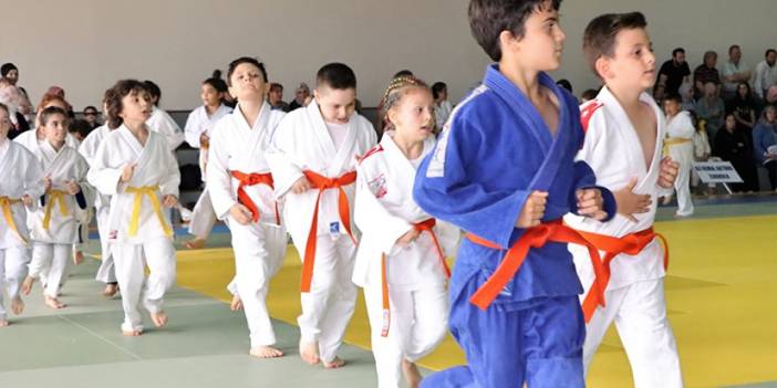 Trabzon'da minikler judoda birincilik için yarıştı