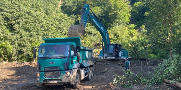 Giresun'da sel ve heyelanın yol açtığı olumsuzluklar gideriliyor