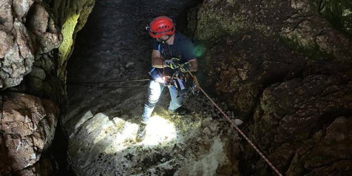 Bayburt'ta 12 metrelik buz kuyusuna düşen adam hayatını kaybetti