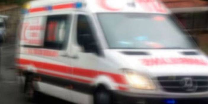 Ordu'da otomobil kavşağa çarptı! 1'i çocuk 3 yaralı