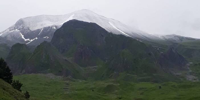 Artvin'e Temmuz ayında kar yağdı!