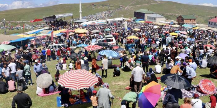 Trabzon-Gümüşhane sınırında "Kadırga Otçular Yayla Şenliği" gerçekleştirildi