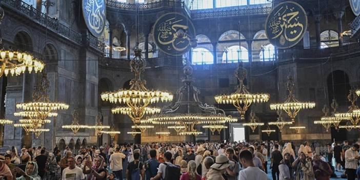 Ayasofya'ya 3 yılda 21 Milyon ziyaretçi