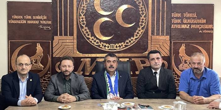 Milli Eğitim Bakanı Yusuf Tekin'den MHP Rize İl Başkanlığına ziyaret