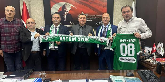 Bölge Müdürlerine Artvinspor forması