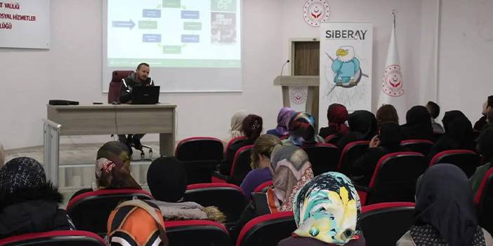 Bayburt polisinden ailelere ‘Siber Zorbalık’ eğitimi