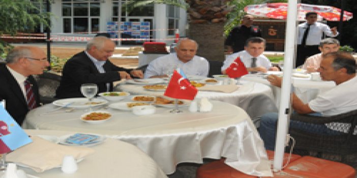 TS'den Kızılay yönetimine yemek