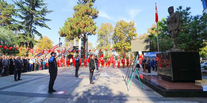 Akçaabat'ta Cumhuriyet Bayramı için çelenk sunma töreni